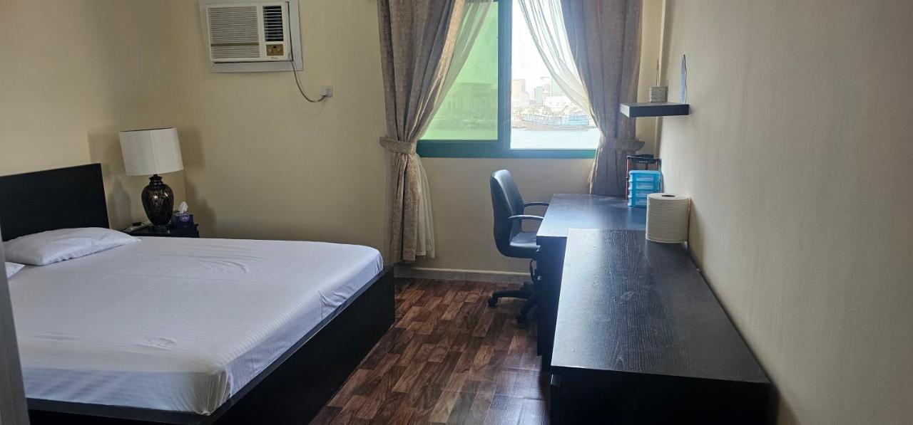 Corniche Facing 2BR#Family# Apartment - Chambres d’hôtes Charjah