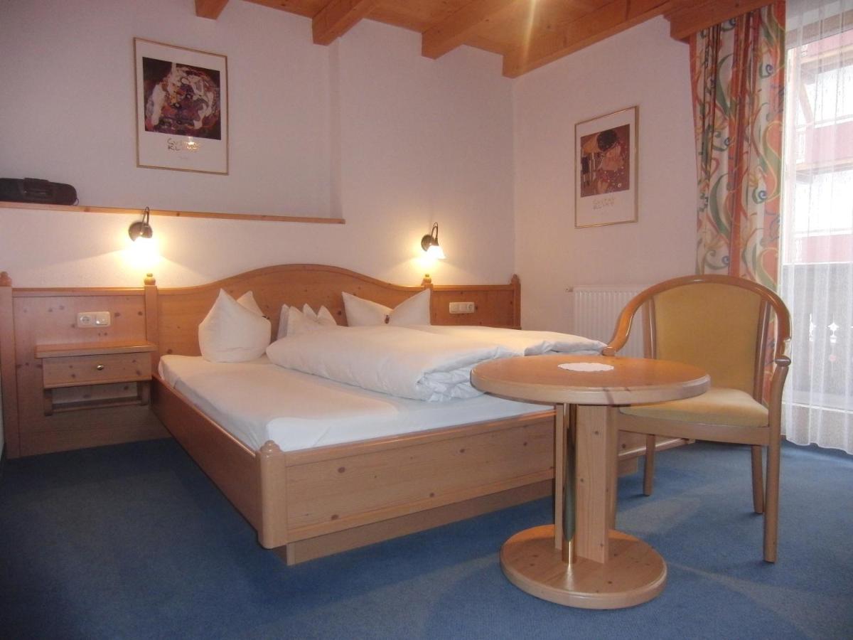 Family Room with Balcony (2 Adults + 2 Children)