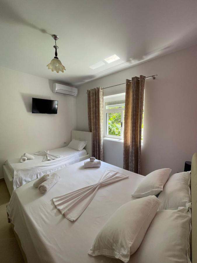 Driepersoonskamer met Eigen Badkamer