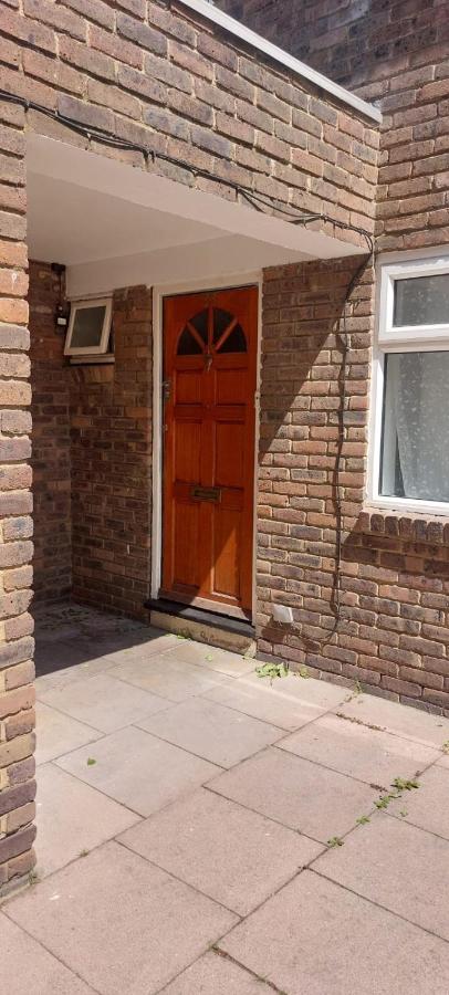 Modern Apartment in Southeast London - Ferienwohnung Plumstead