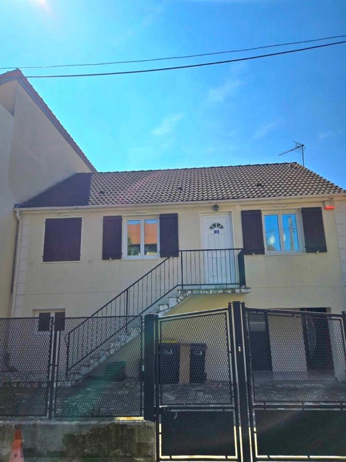 Grand studio cosy proche Paris - B&B
