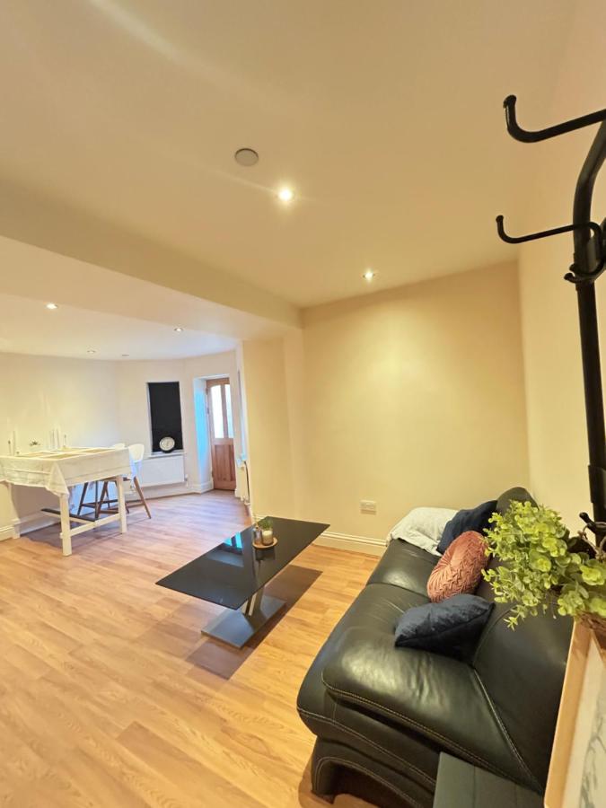 A Pleasant Place near Gravesend Central - B&B
