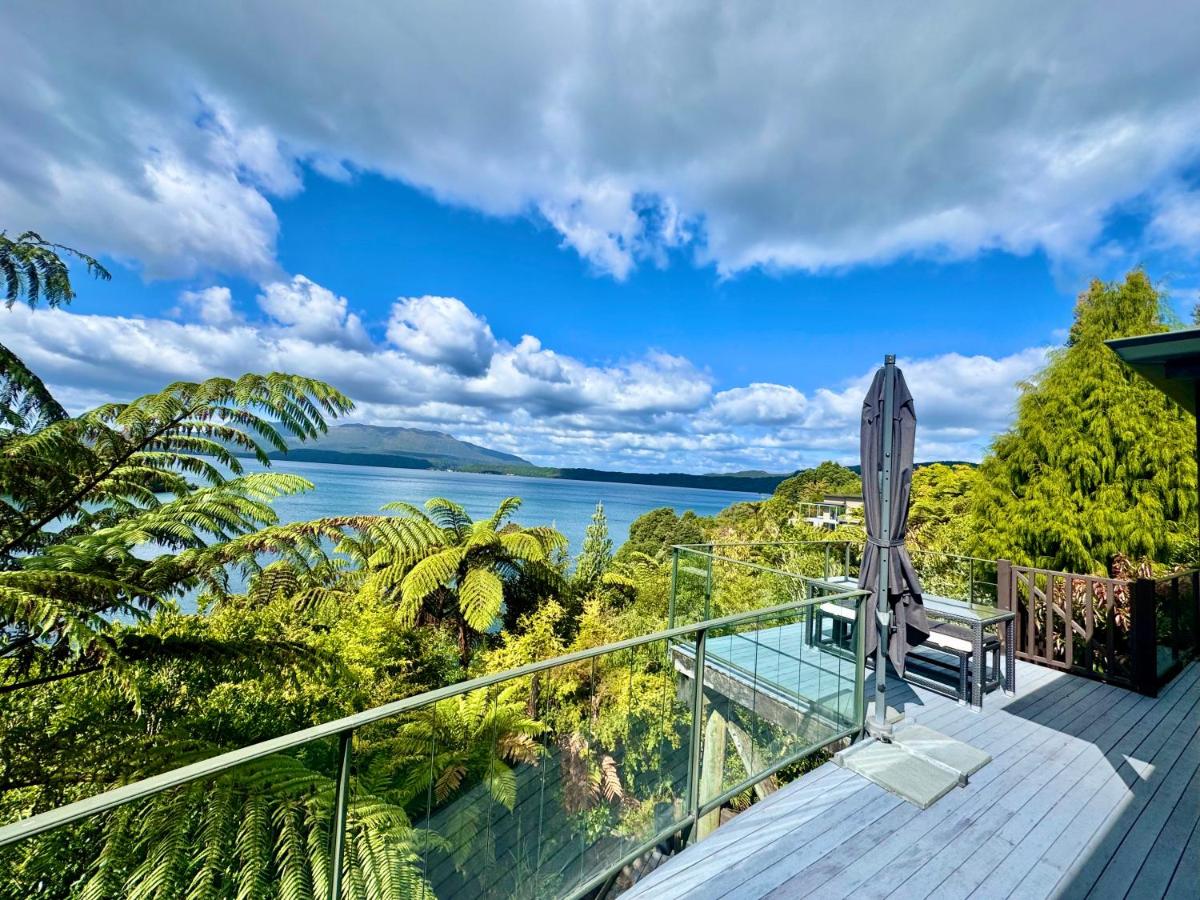 Lake Edge Retreat, Tarawera - B&B
