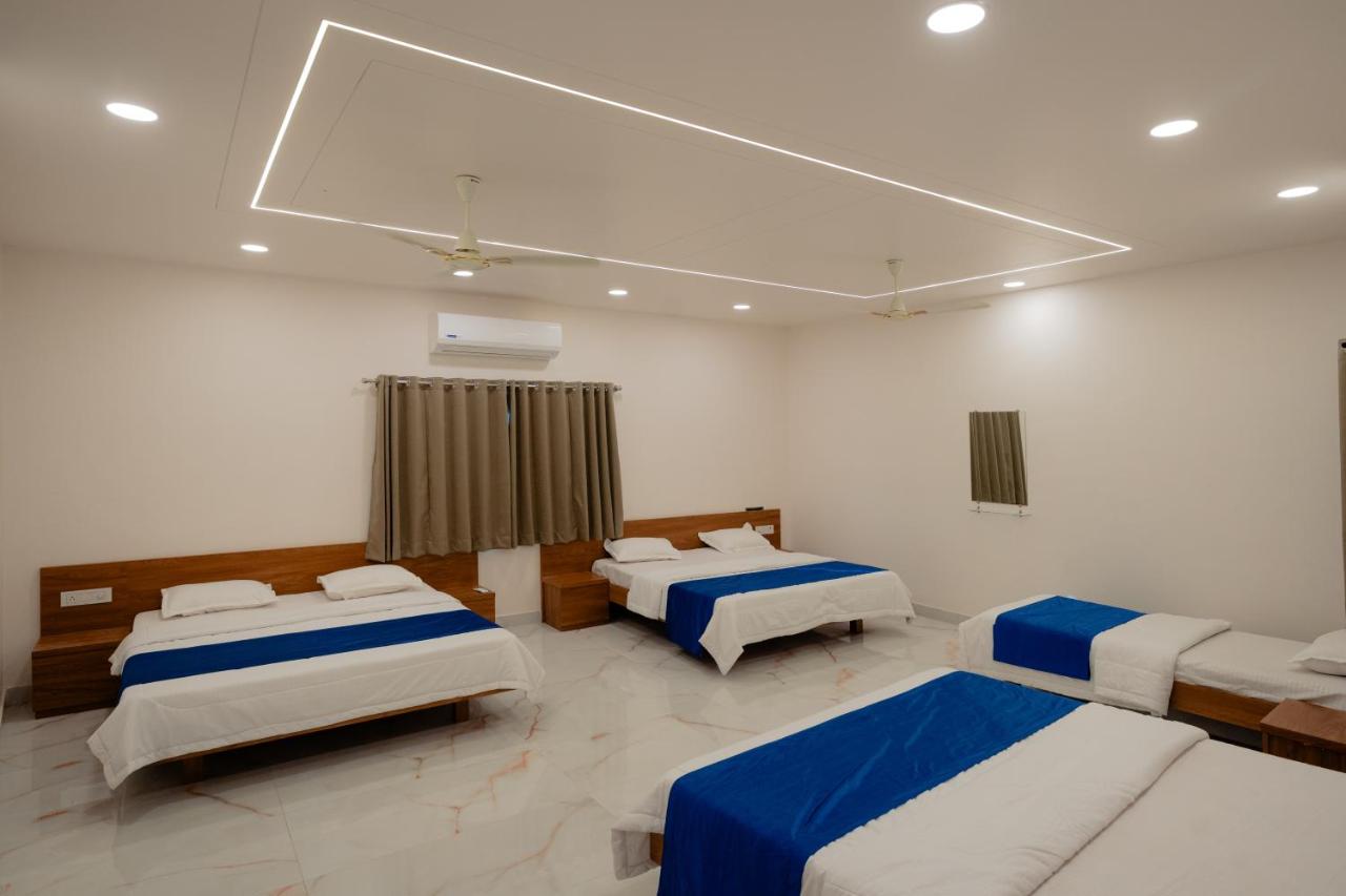 Deluxe Family Room