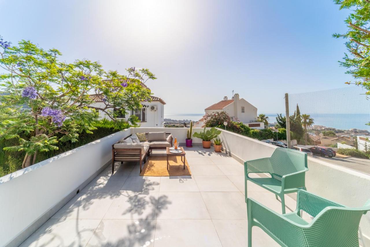 A terrace with sea view, 2 bedrooms apartment in Benalmadena - Chambres d'hôtes Benalmádena