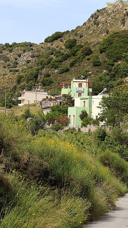 Elia Meronas - B&B Méronas