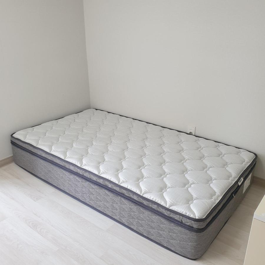Comfortable Stay close to public transport with great local amenities - B&B Hohyeon