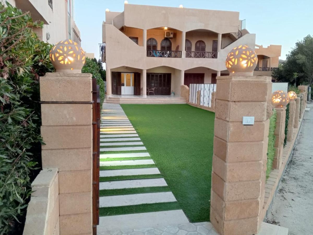 Halfmoon House - B&B