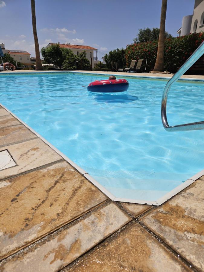 Sunflower - 3 bedroom spacious apartment, Peyia - B&B Pégeia