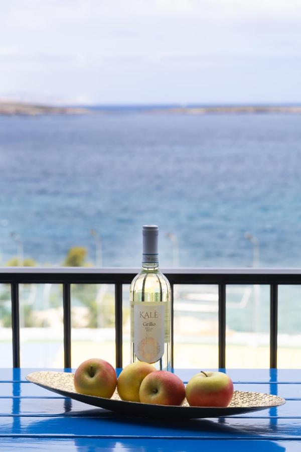 Seafront living with private Garage - B&B San Pawl il-Baħar