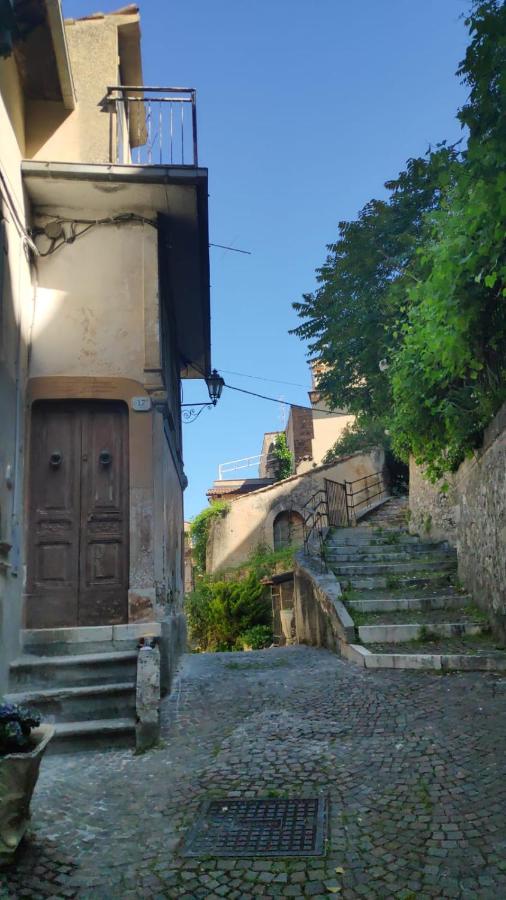 Belvedere Escher - B&B Pettorano sul Gizio