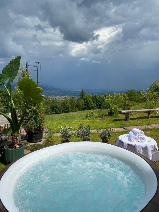 Domek górski na Polanie Goryczkowej 700 m npm - Szczyrk dojazd samochodem terenowym, w zimie utrudniony - wymagane łańcuchy - B&B