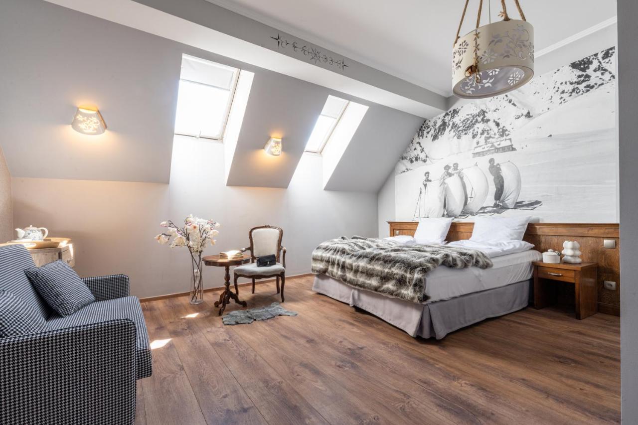 Double or Twin Room with Extra Bed - PIĘĆ STAWÓW / NA POLANIE