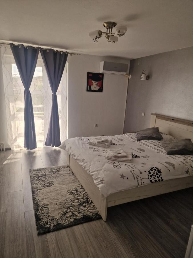 Chambre Double Deluxe (2 Adultes + 1 Enfant)