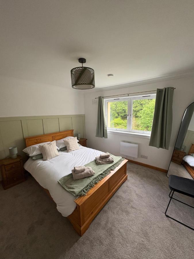 3 Bedroom Apartment - Loch Linnhe Views - Modern & Chilled Highland Stay - Chambres d'hôtes Fort William