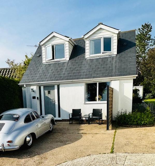 The Bolt Hole Hythe panoramic coast and sea views - B&B Kent