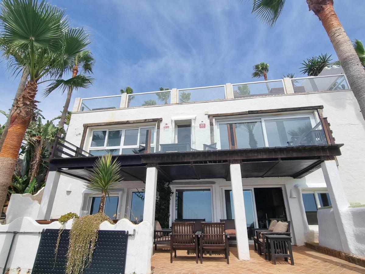 Vistas excelentes al mar y jakuzzi - B&B Manilva