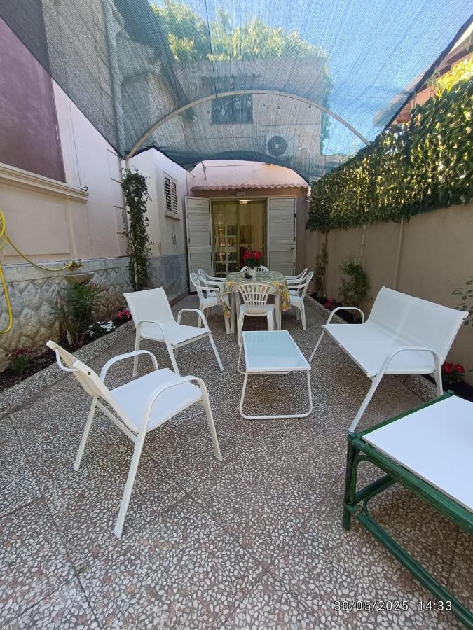 Villino Sirene Mondello - B&B