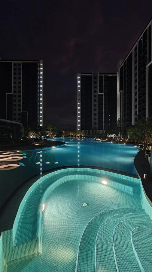 Maya Bay Residence Splashmania Gamuda Cove - B&B