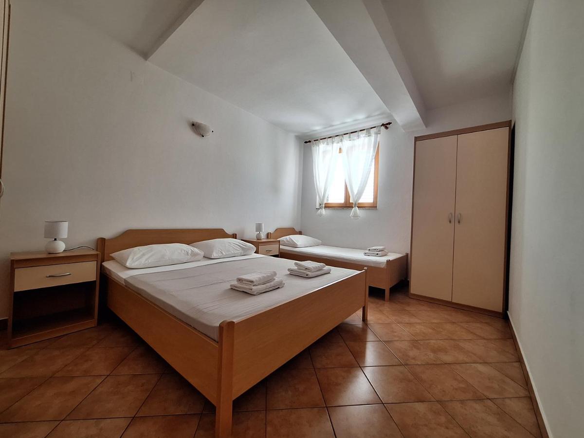 Apartment mit Balkon