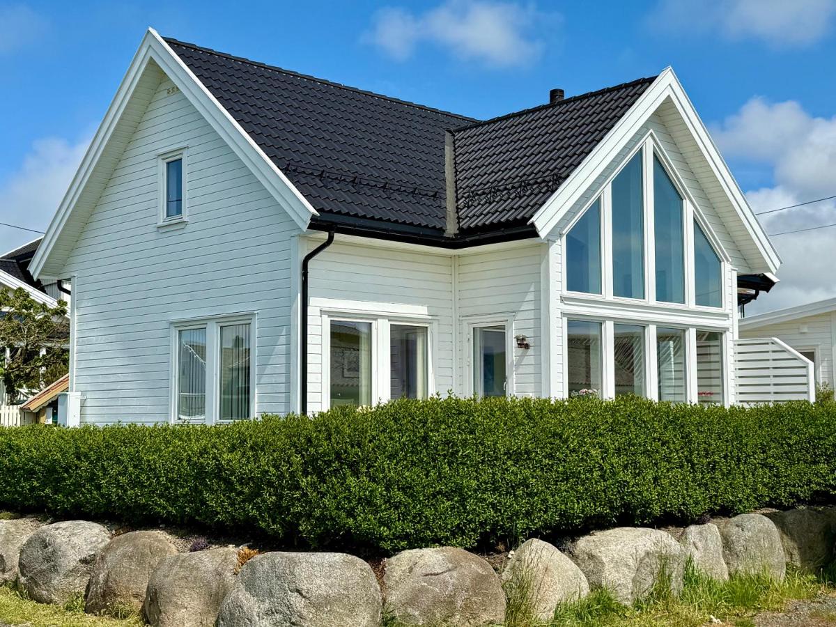 Holiday home near the sea - B&B Farsund