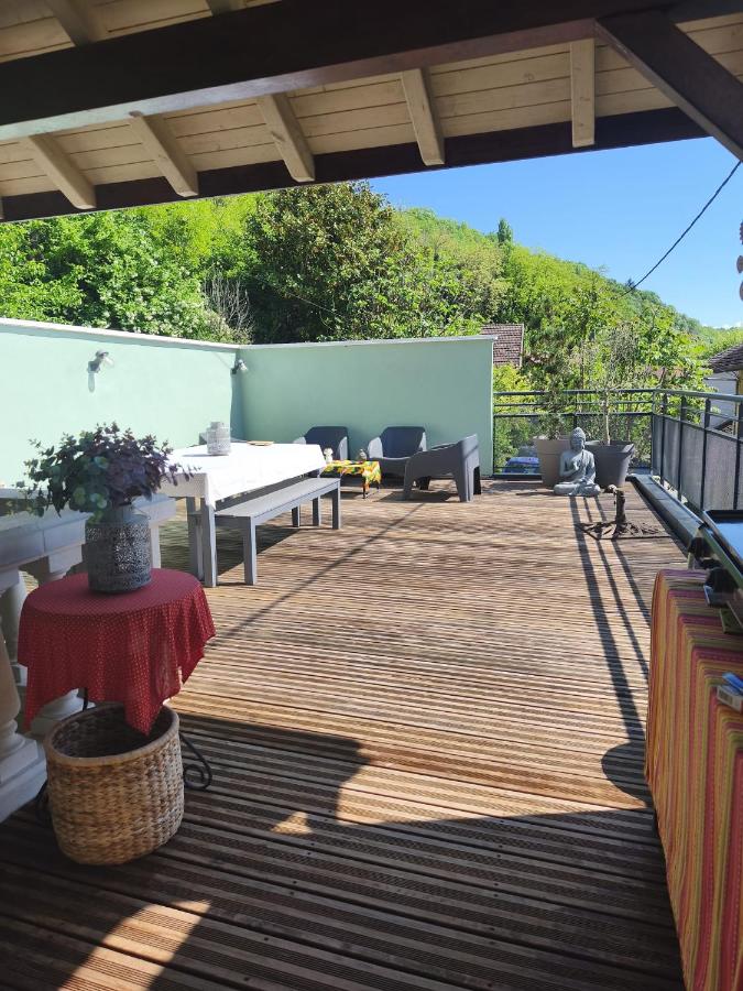Le Kalora, Maison avec terrasse entre lacs et montagnes - B&B