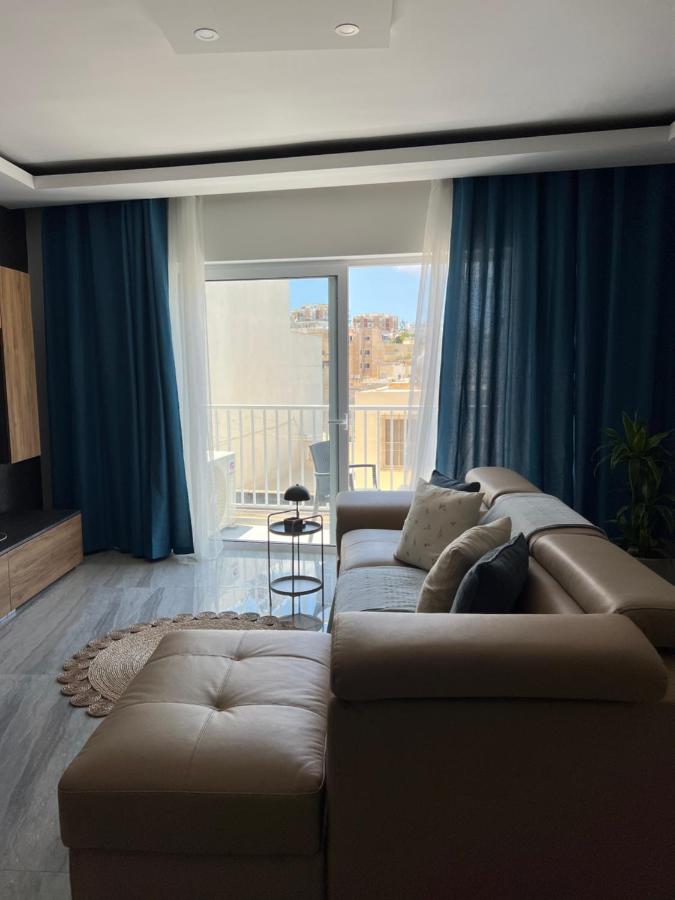 Number 8 - Ferienwohnung St. Julian's