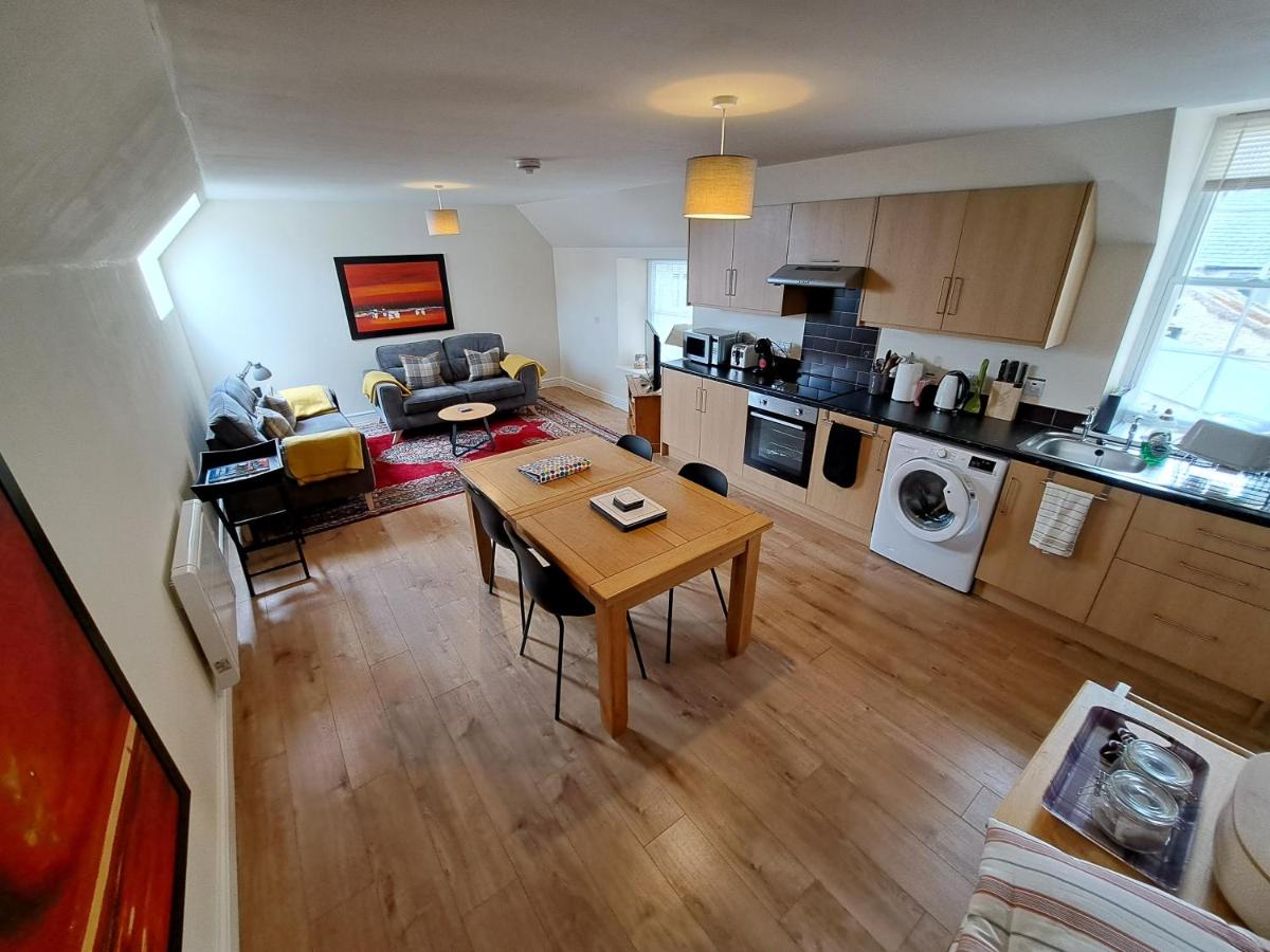 Tweed Apartment, Golspie - B&B