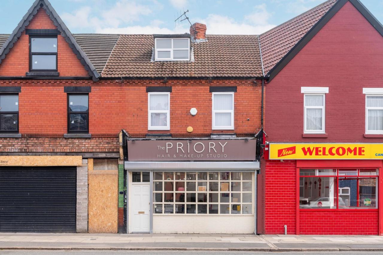 Beautiful 3BR Flat close to Anfield Stadium - Sleeps 8 - B&B Liverpool