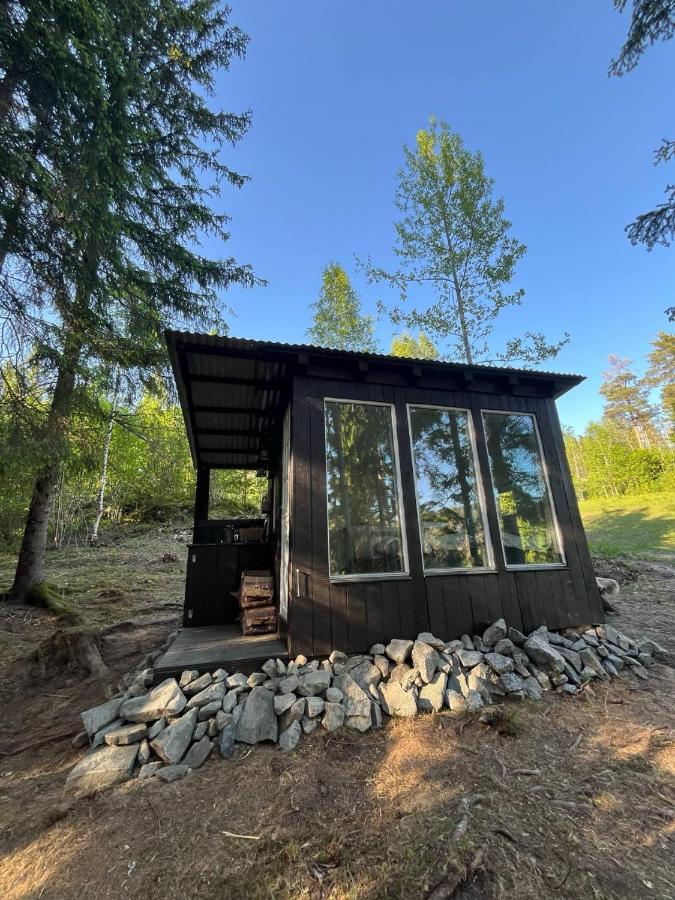 idyllisk hytte ved vannet - B&B Skien