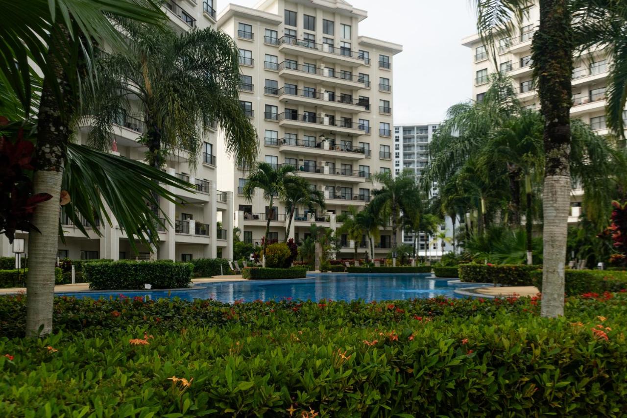 Jaco Bay Spacious 2BR 2BA Gated with Terrace Large Pools Jacuzzis and Mountain Views - B&B Jacó