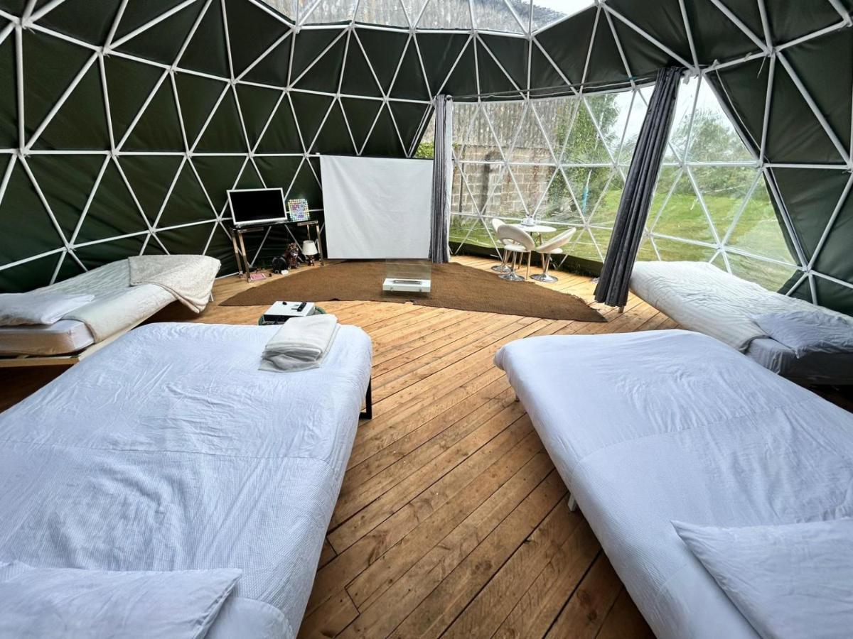 Lincoln Big Dome, Hot tub, 4 beds, Projector - Groups OK - B&B Snelland