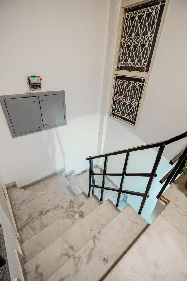 Quaint Penthouse 2BHK Apartment Kailash Hill - Chambres d’hôtes