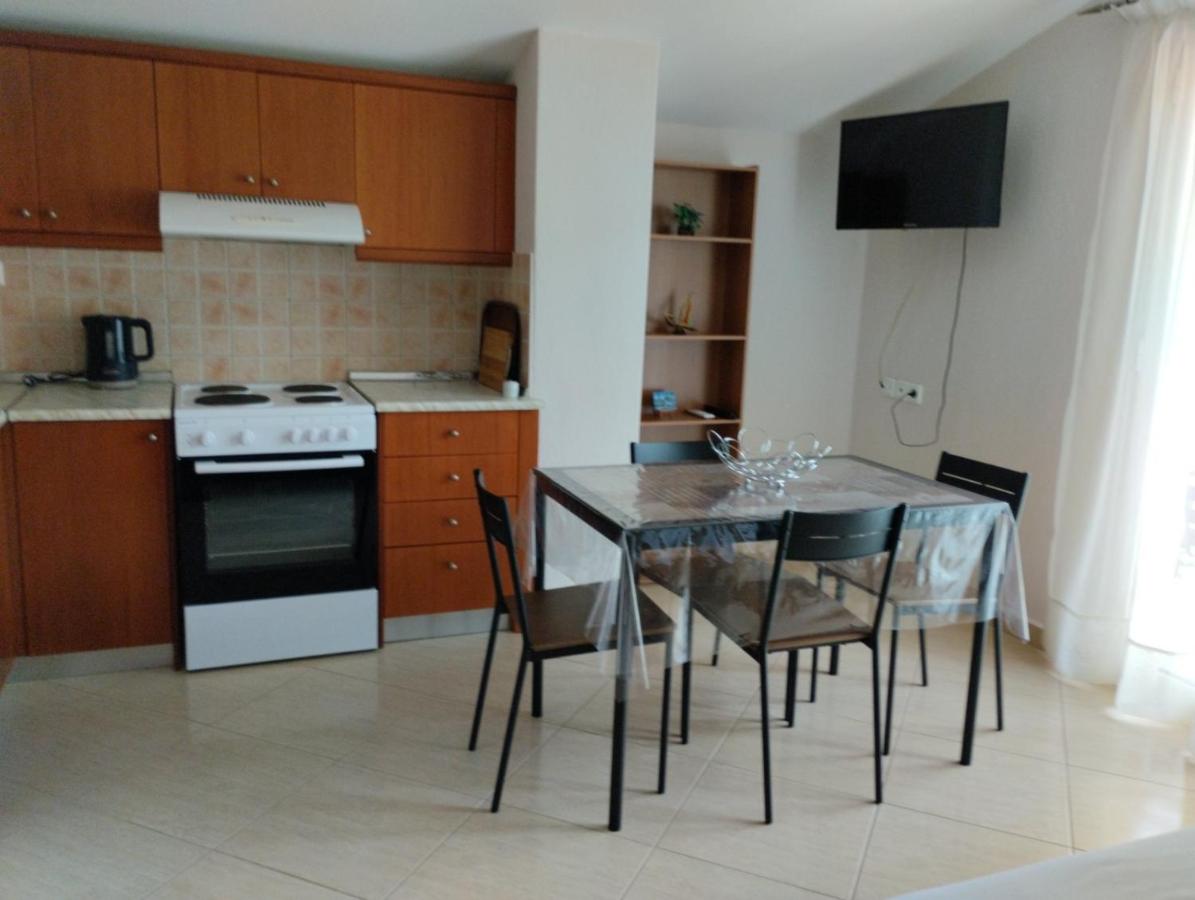 Christina Apartment - Ferienwohnung Stavrós