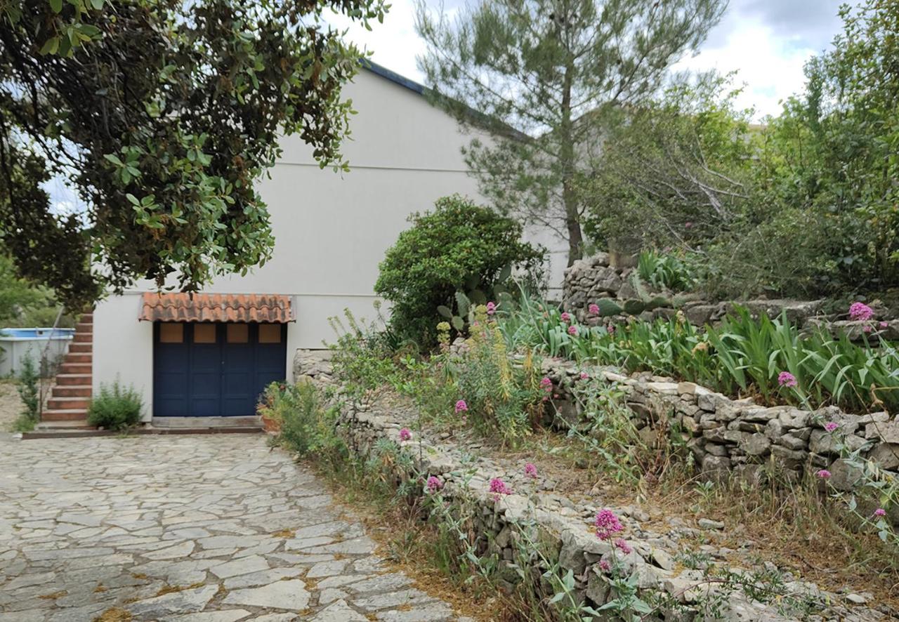 chambre privée dans maison en garrigue - B&B Nimes