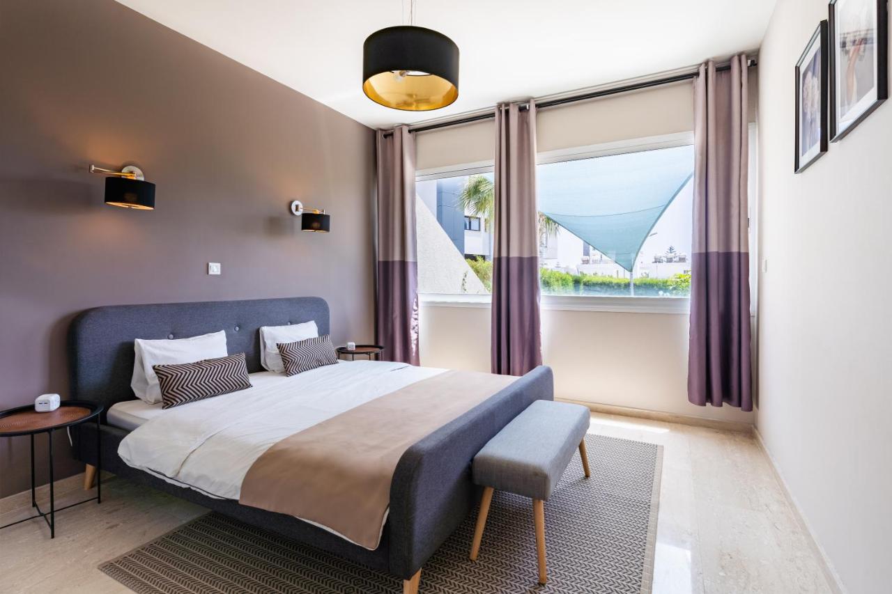 Palm Retreat Garden & Pool Suite - B&B Limassol