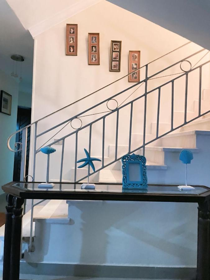 Luxury Villa Living by the Gentle Shore - Chambres d’hôtes Al ‘Ayn as Sukhnah