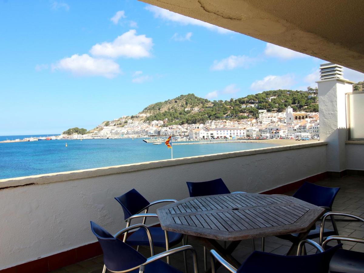 LLANÇÀ 11 ÀTIC - Ático en primera línea de mar, gran terraza y piscina comunitaria - ES-228-60 - Bed and Breakfast el Port de la Selva