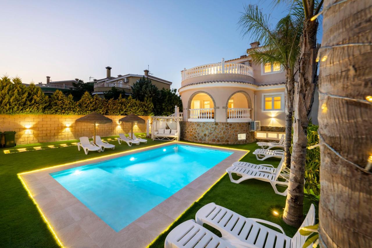 Luxury Villa Paraiso Alicante - Piscina Salada Climatizada, Chimenea, gymnasio, despacho, Fútbol , Golf , BBQ , Netflix - B&B Rebolledo