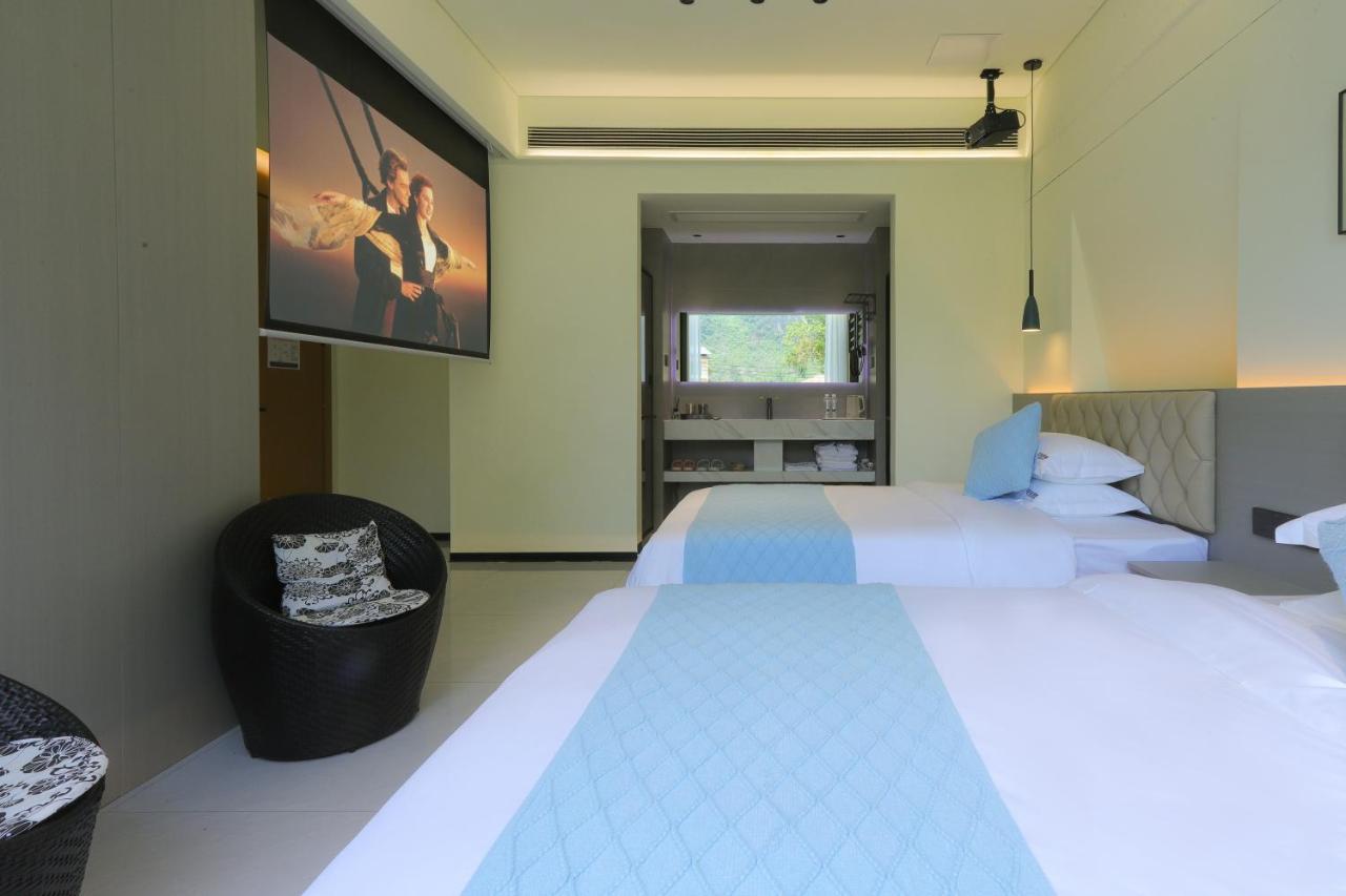 Twin Room with Mountain View