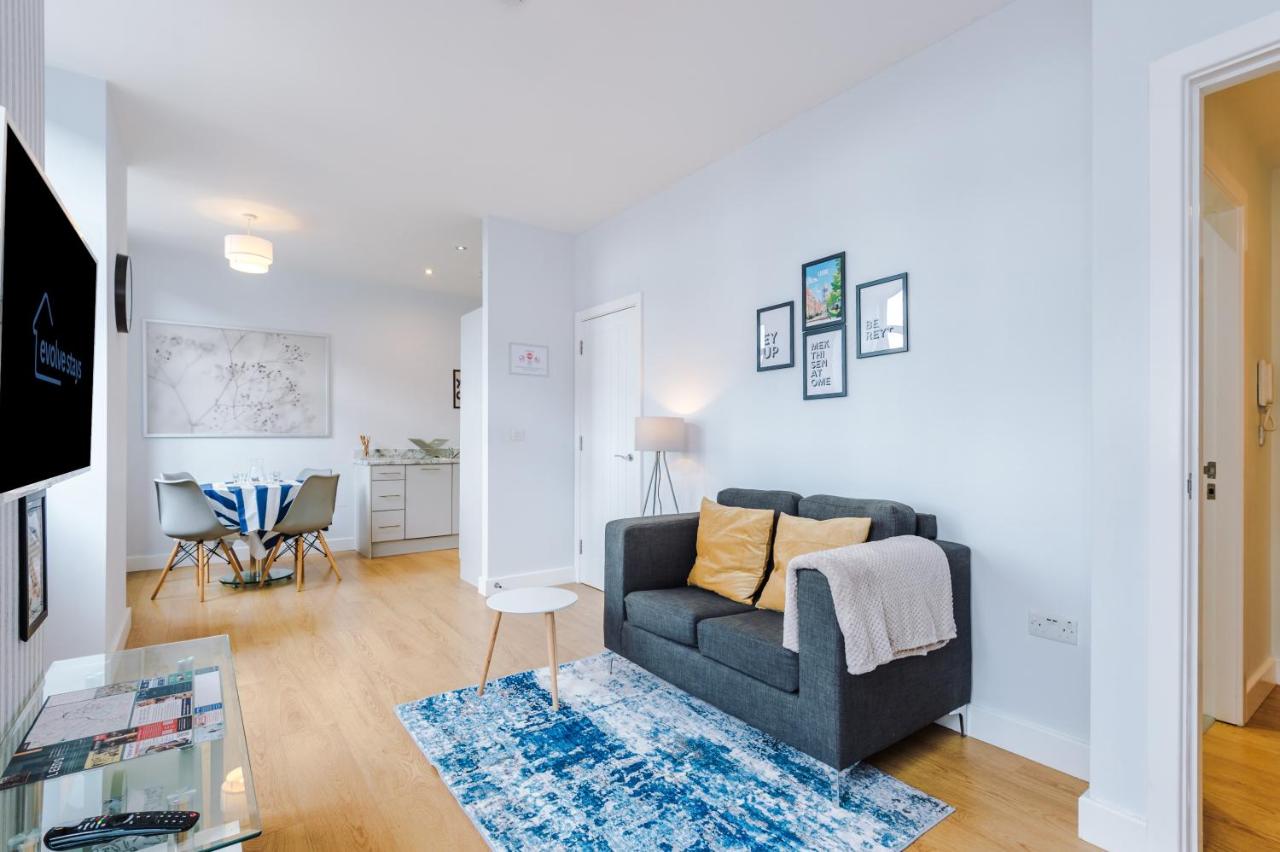 Free Parking, Stylish 1Bed Apartment In Leeds - Bed and Breakfast Hunslet