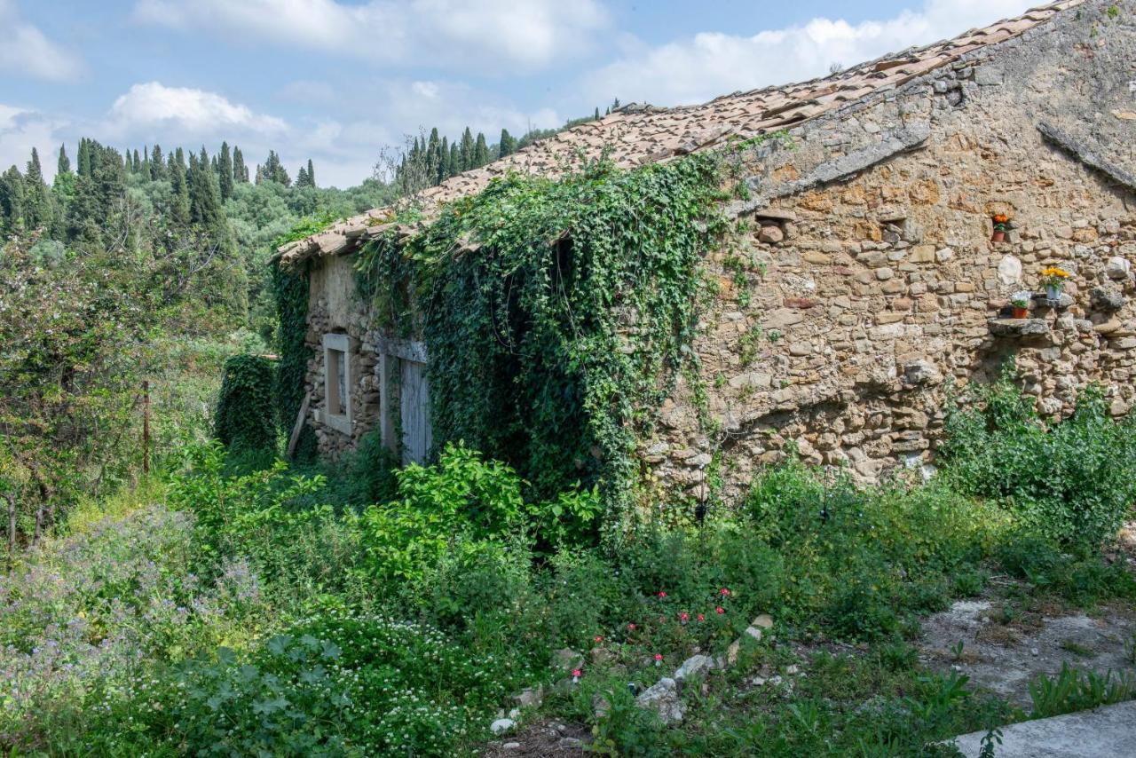 Liopetra at Messaria Corfu! - B&B