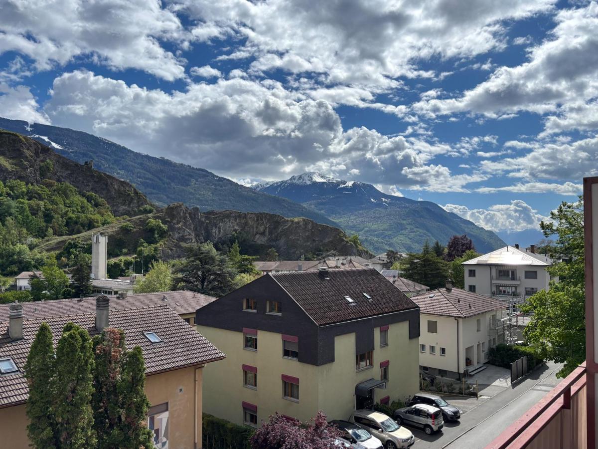 Bright flat in Sion - Ferienwohnung Sitten
