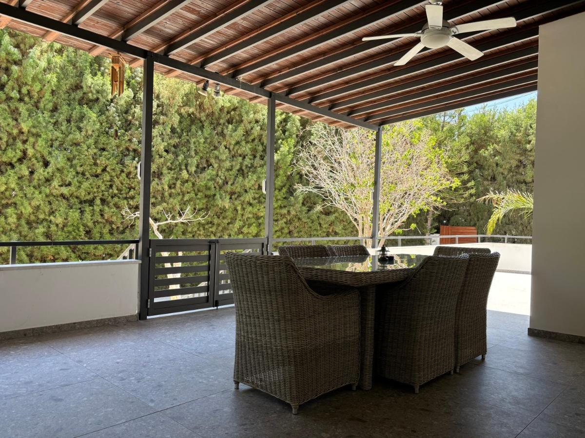 3 Bedroom Oceanfront Oasis for Memorable Vacations - Bed and Breakfast Voróklini