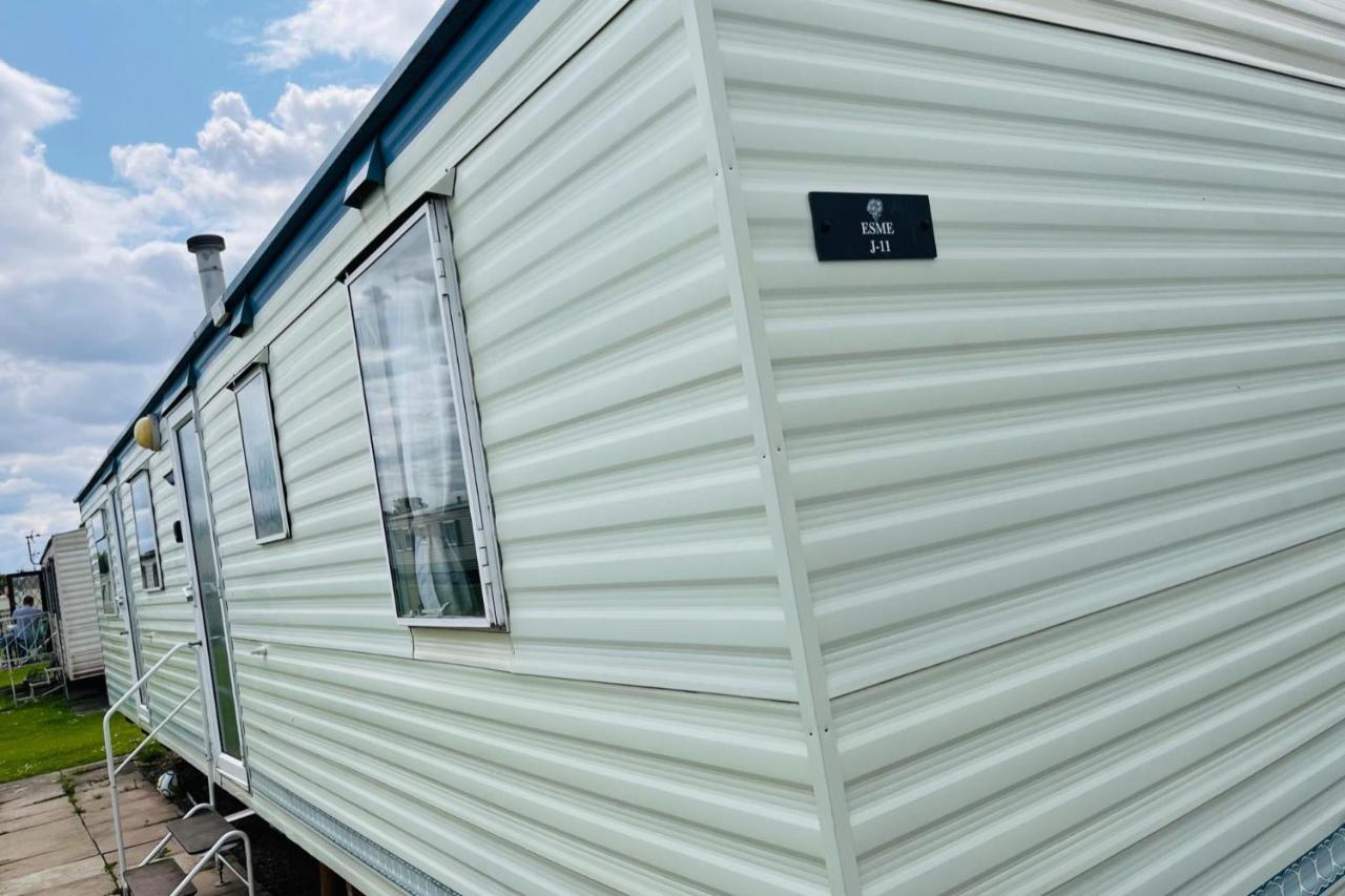 4-Bed Seaside Caravan Free Wifi Pet Friendly - B&B