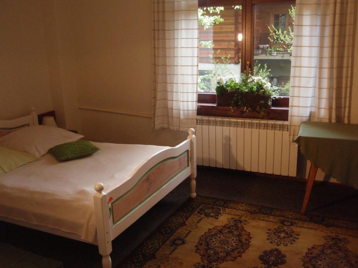 Chambre Lits Jumeaux Standard avec Salle de Bains Commune