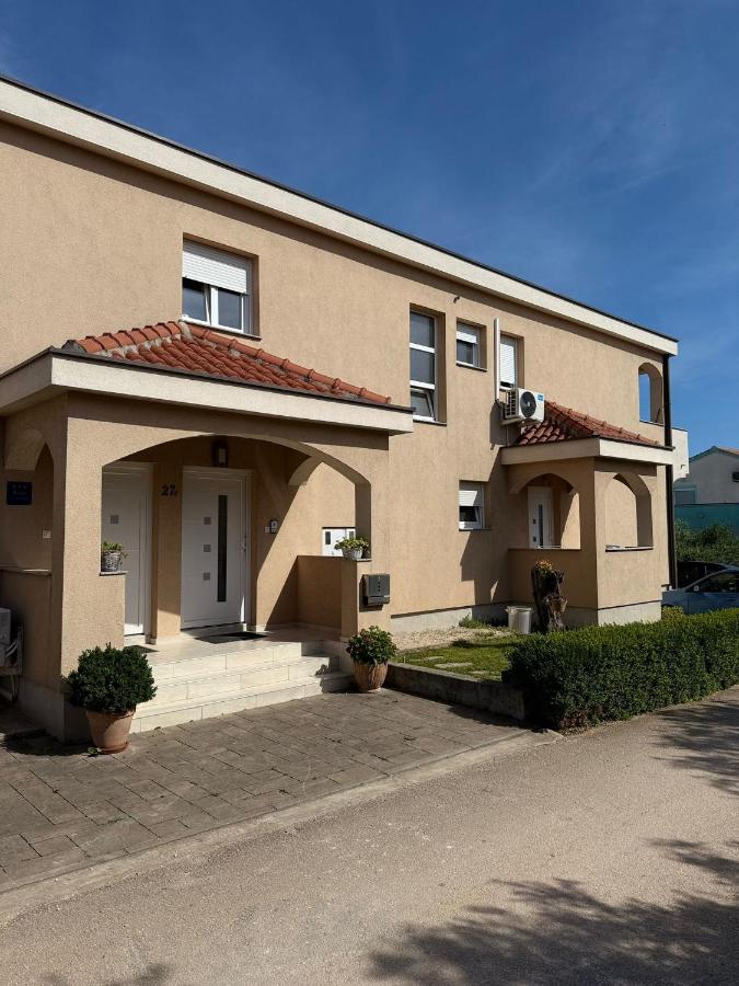 Apartments Lotta - Ferienwohnung Zadar