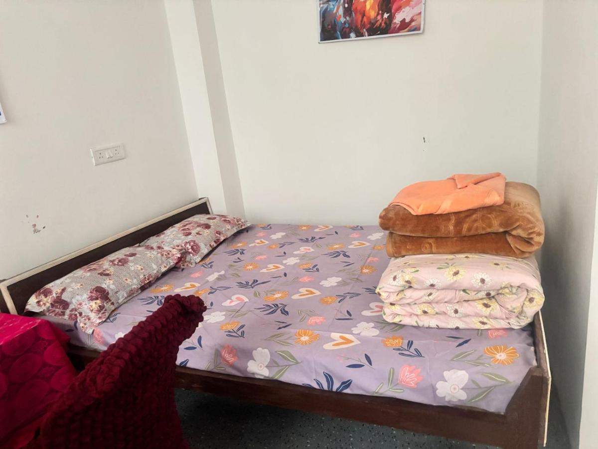 Doppel- oder Zweibettzimmer