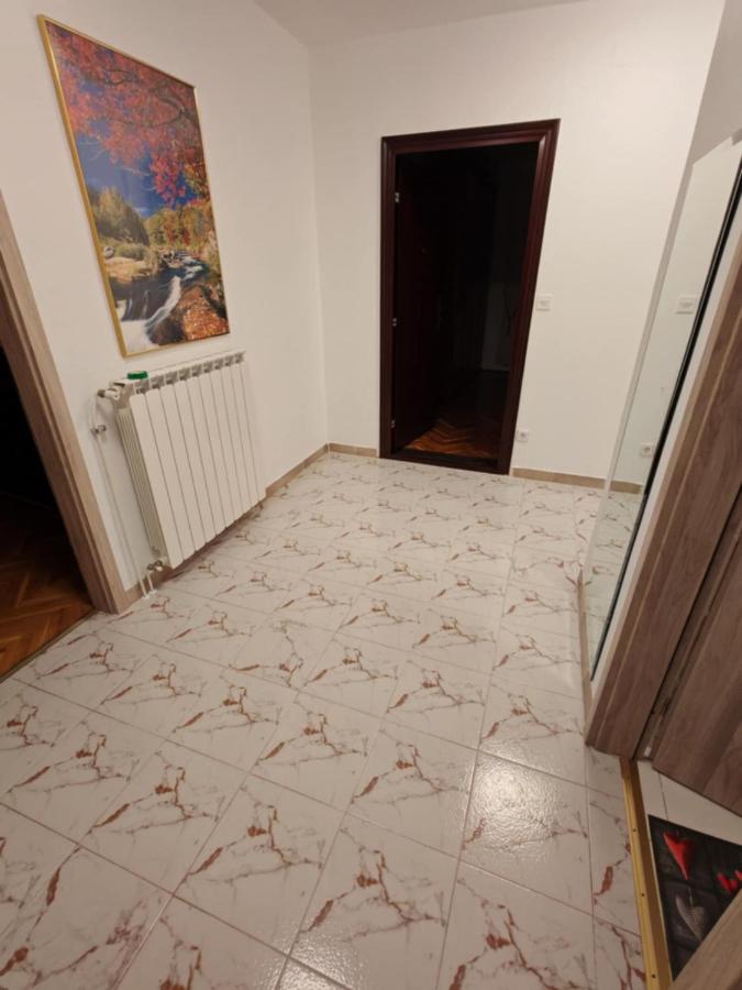 Appartamento con 3 Camere da Letto