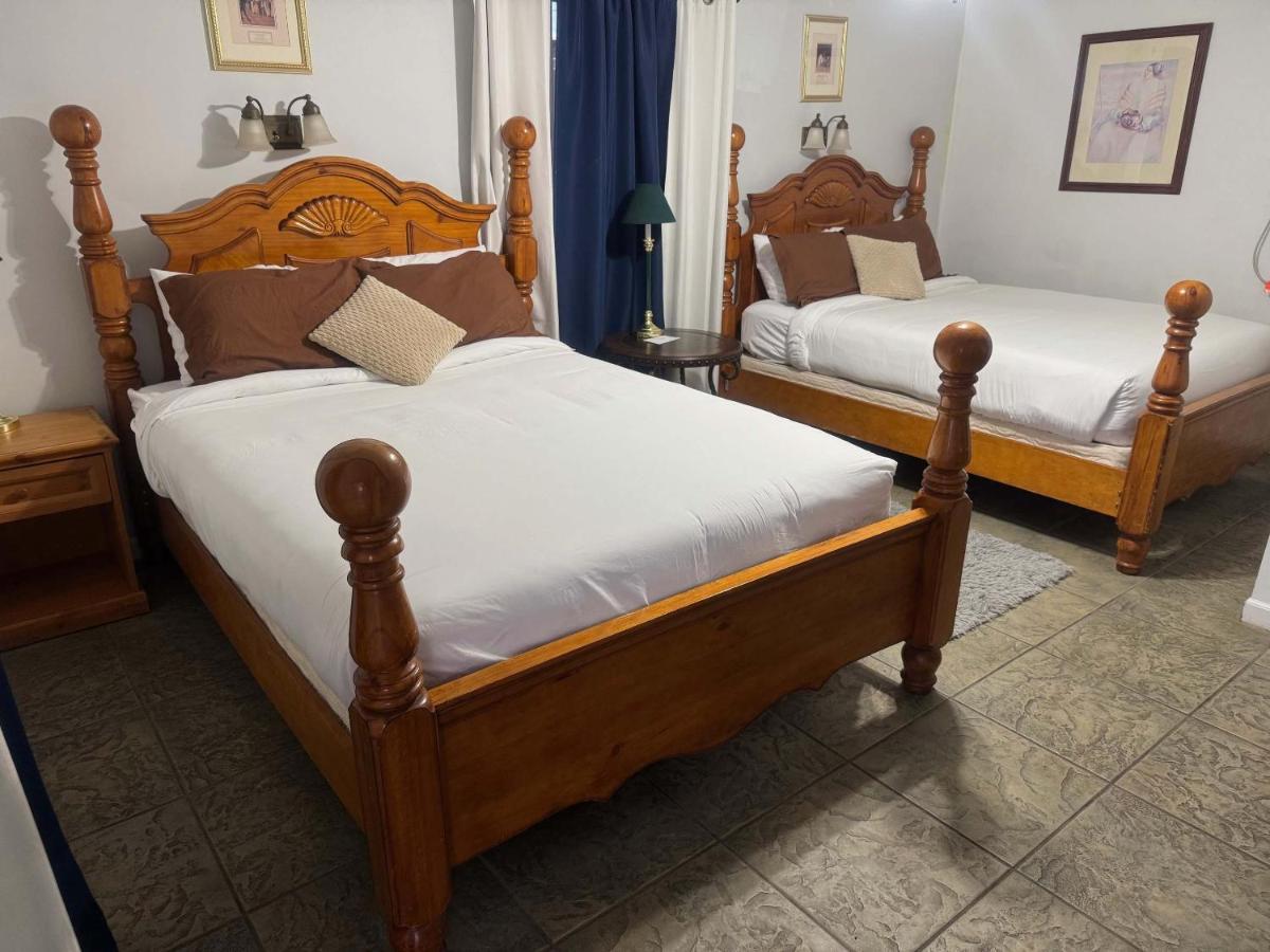 Trail Riders Inn -Bunkhouse - B&B Tombstone